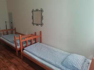 Хостелы Hostel Orange Plus Торунь Кровать в общем номере с 4 кроватями-1