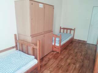 Хостелы Hostel Orange Plus Торунь Кровать в общем номере с 4 кроватями-4