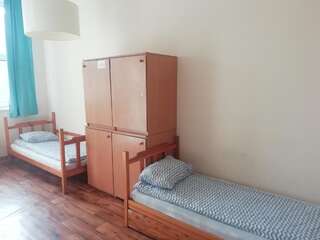 Хостелы Hostel Orange Plus Торунь Кровать в общем номере с 4 кроватями-8
